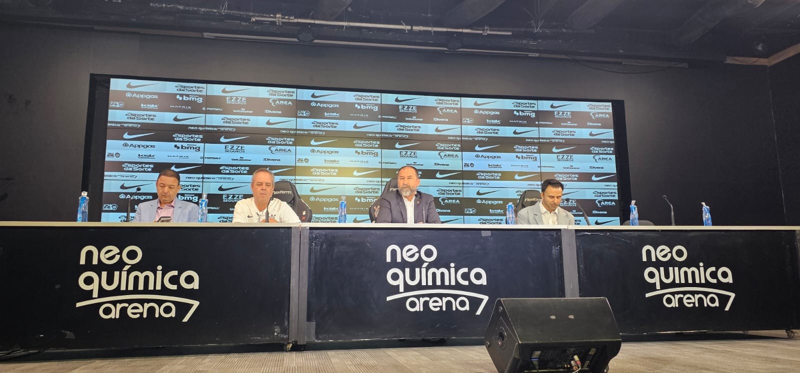 Presidente do Corinthians se defende de contas reprovadas: 