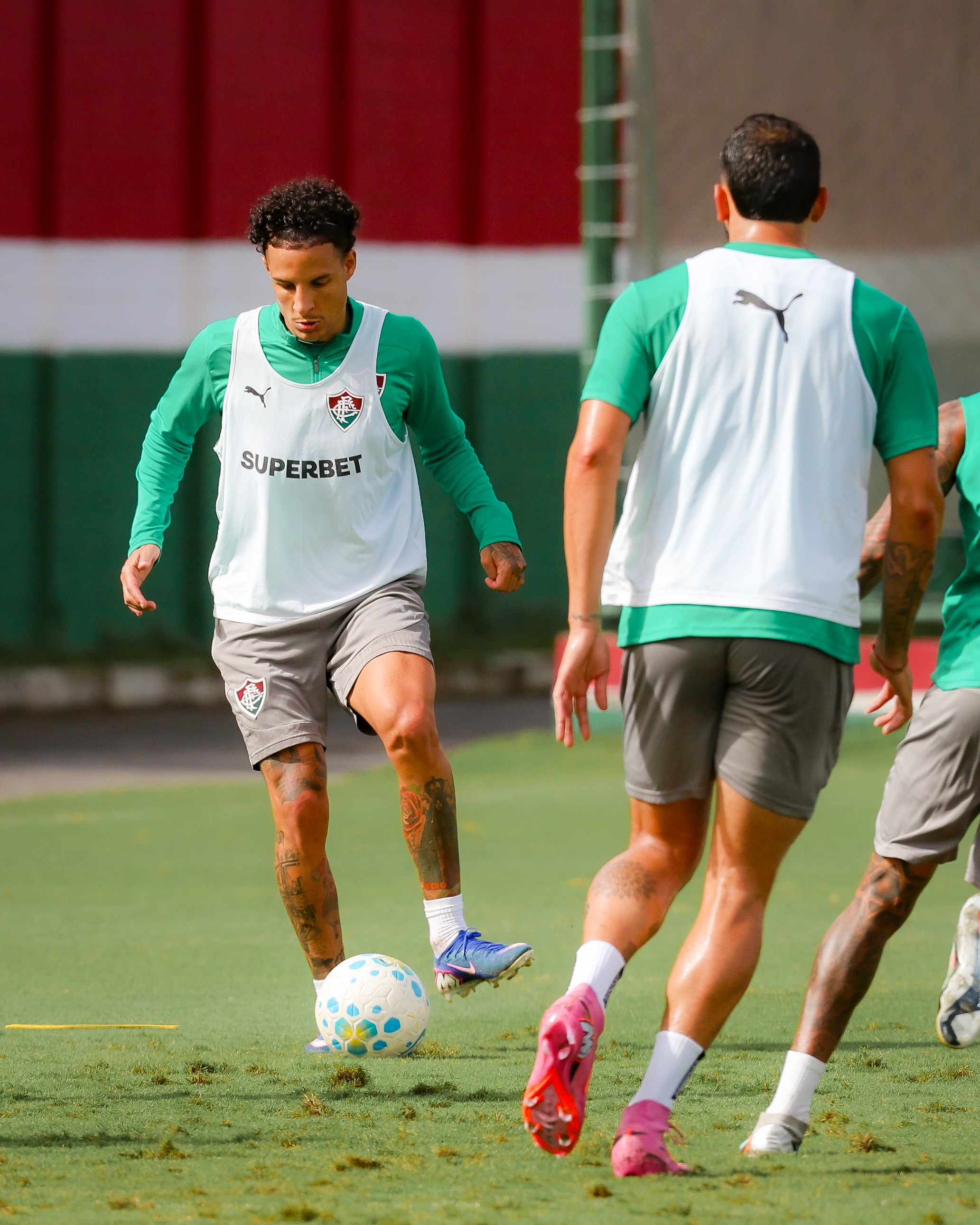 Arana volta a treinar no Fluminense e deve jogar contra o Bragantino