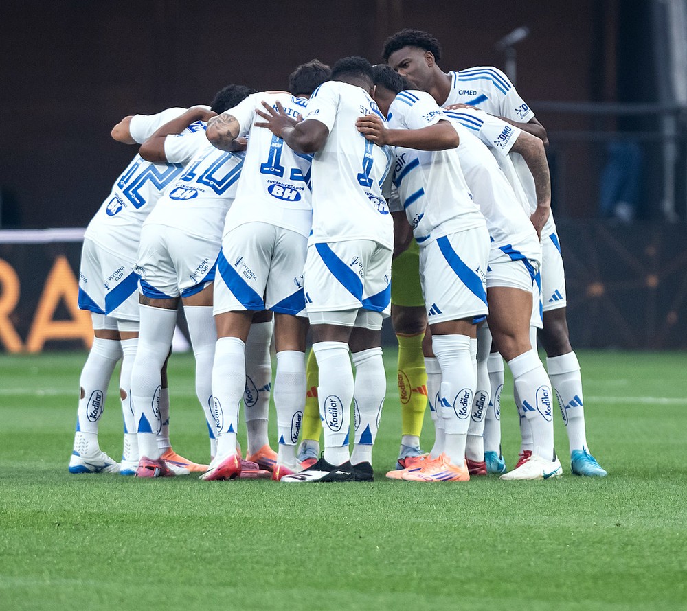 Cruzeiro reencontra Corinthians com base mantida e Tite em busca de reação