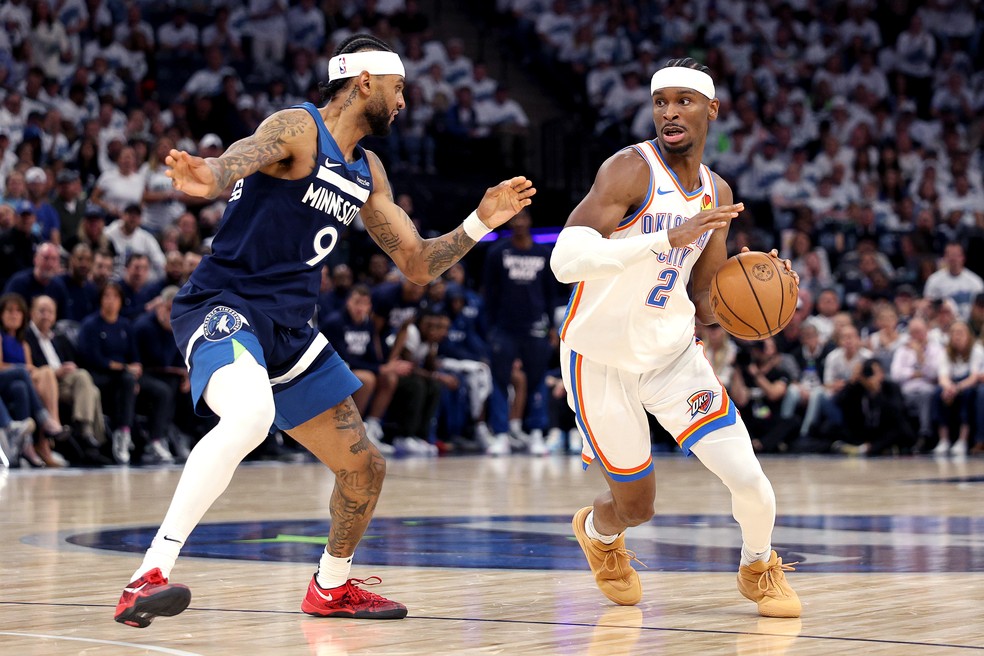 Shai Gilgeous-Alexander foi o destaque do Oklahoma City Thunder — Foto: David Berding/Getty Images