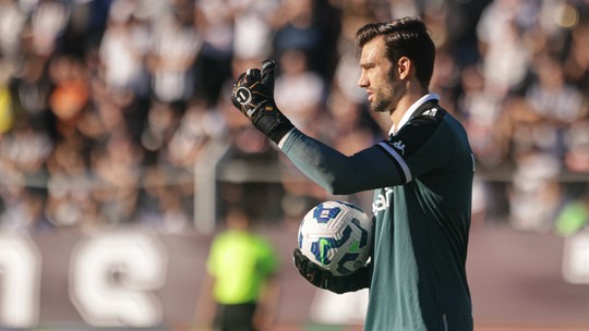 Novela Léo Jardim: staff de goleiro envia contraproposta ao Vasco - Departamento de Futebol do Vasco se reuniu com o goleiro depois do jogo contra o Puerto Cabello, da Venezuela