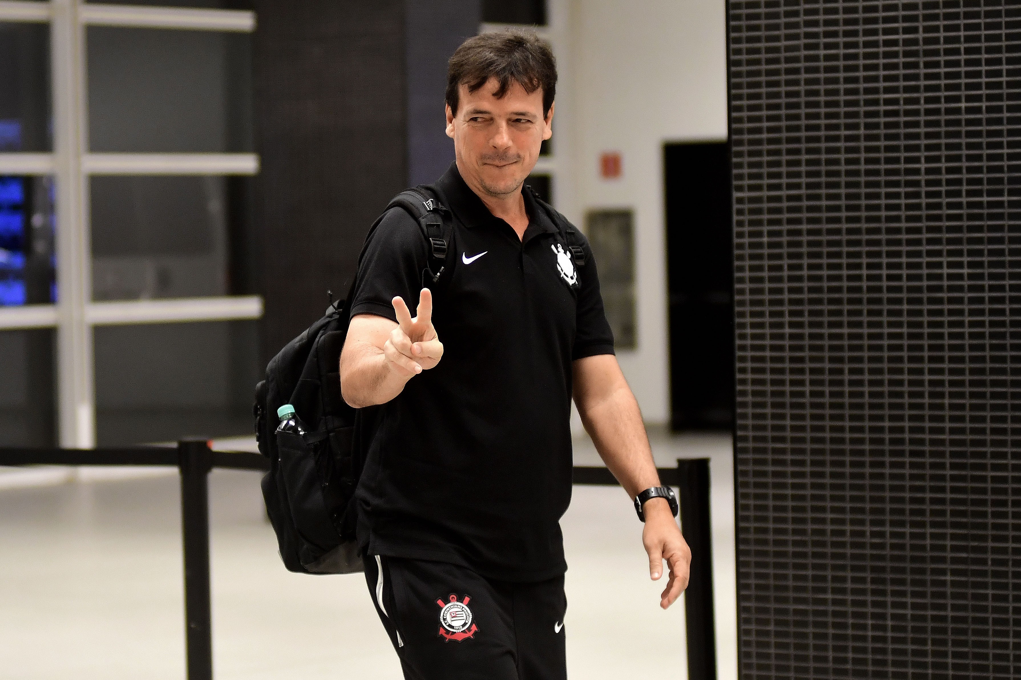 Além das Copas: Corinthians tem campanha de G-6 no Brasileirão com Fernando Diniz