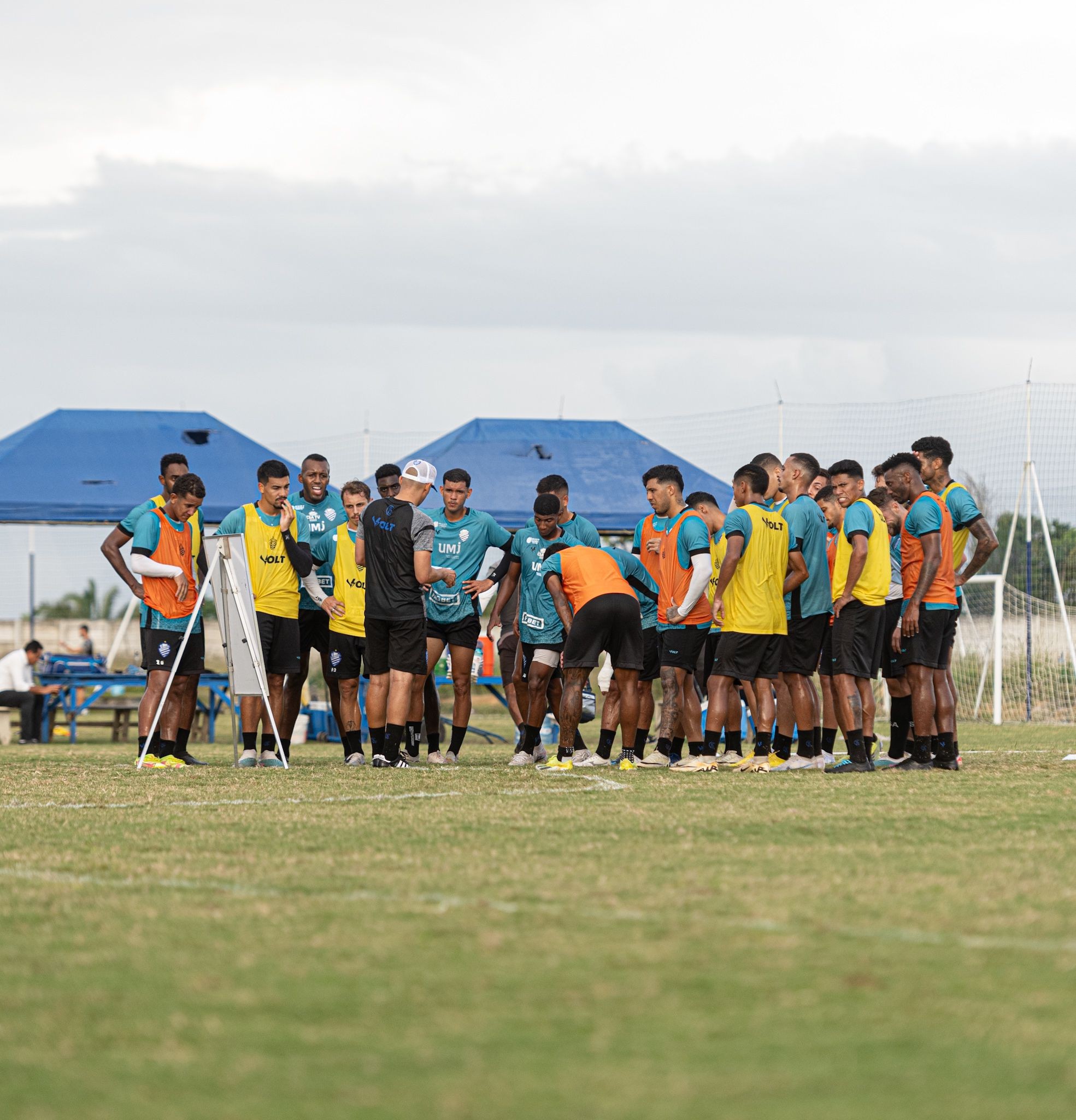 CSA anunciou quatro reforços, mantém 12 jogadores e encaminha acertos para iniciar trabalho