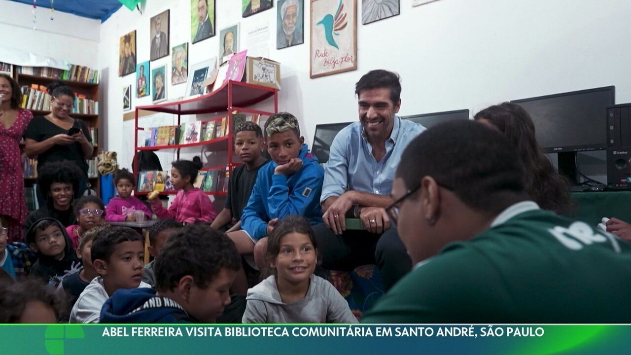 GRANDE ATITUDE! Técnico do Palmeiras doa dinheiro ganho em palestra para bibliotecas comunitárias