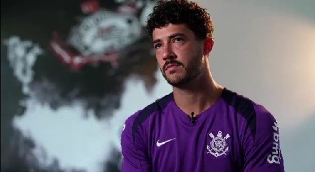 Gustavo Henrique comemora ano pelo Corinthians: 'Temporada muito especial para mim'