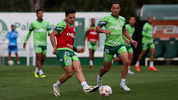 Abel ajusta detalhes da escalação do Palmeiras em vídeo antes de partida crucial.