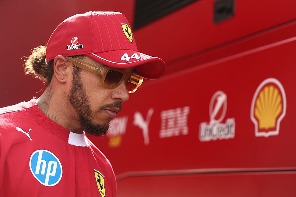 Lewis Hamilton após deixar classificação do GP da Bélgica da F1 em 2025 — Foto: Jakub Porzycki/NurPhoto via Getty Images
