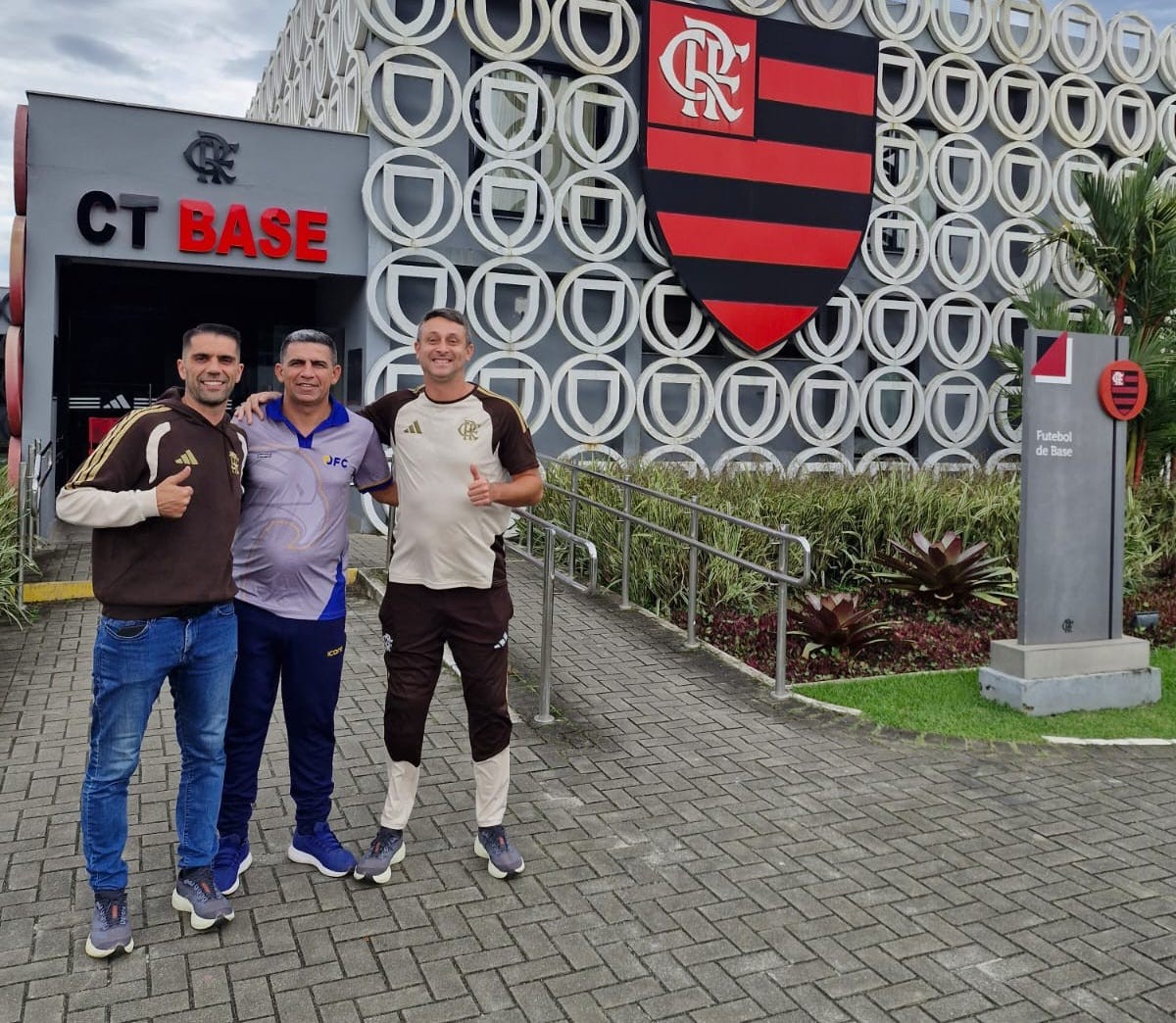 Técnico do QFC vive imersão na base do Flamengo e destaca aprendizados