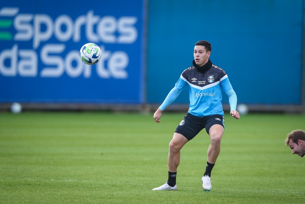 Natã, zagueiro do Grêmio, em jogo treino no CT Luiz Carvalho — Foto: Lucas Uebel/Grêmio
