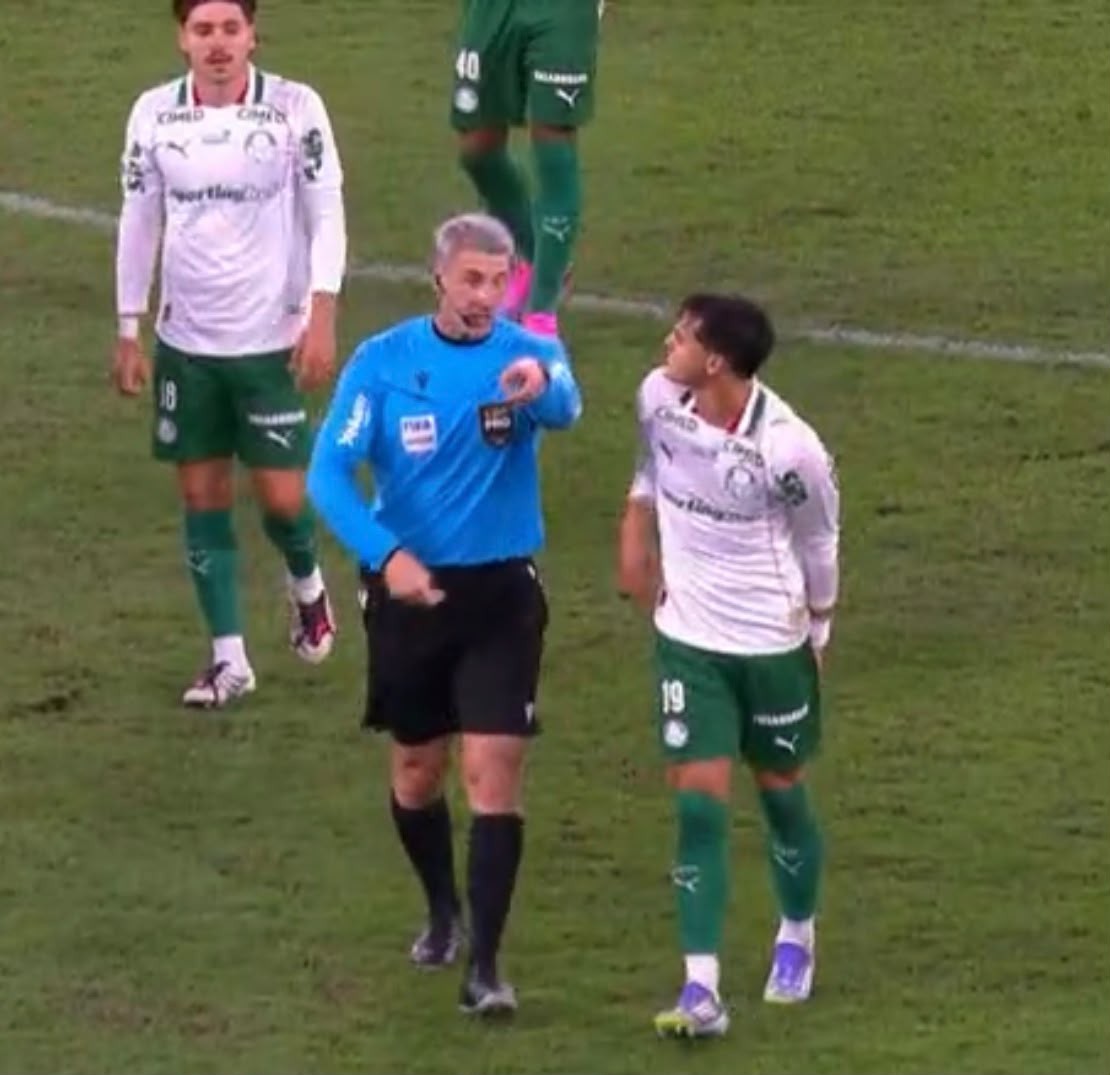 Sosa sente dores na coxa, deixa jogo contra o Fluminense e preocupa Palmeiras