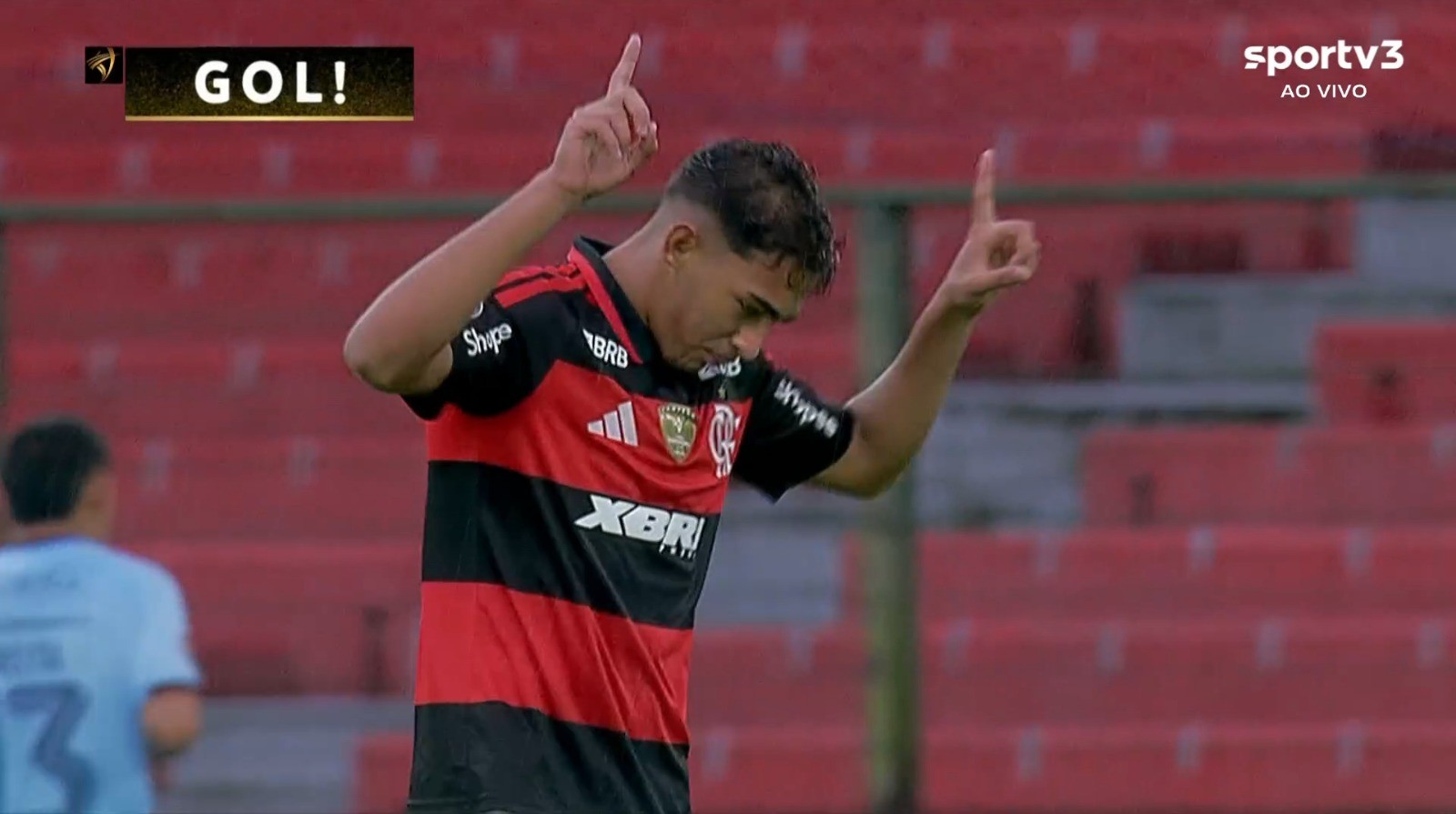 Josmar é relacionado pela primeira vez no Flamengo e vira opção contra o Botafogo; conheça a joia