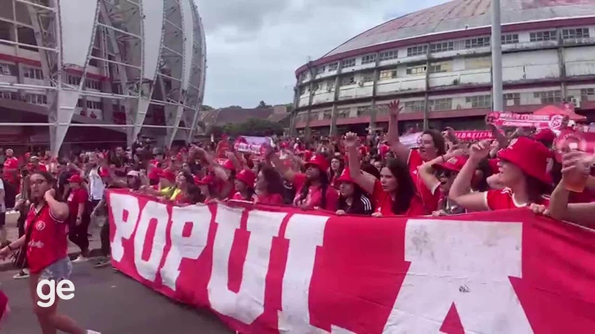 O Gigante é delas! Torcedoras do Inter promovem caminhada e fazem festa ...