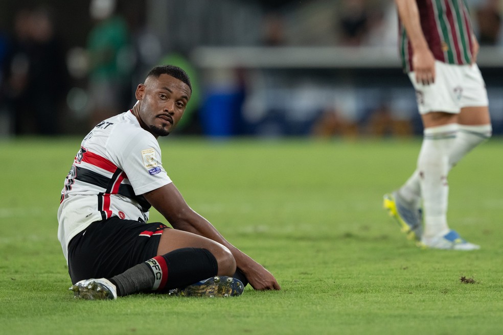 Sabino em fase de recuperação e expectativa de retorno durante a intertemporada do São Paulo