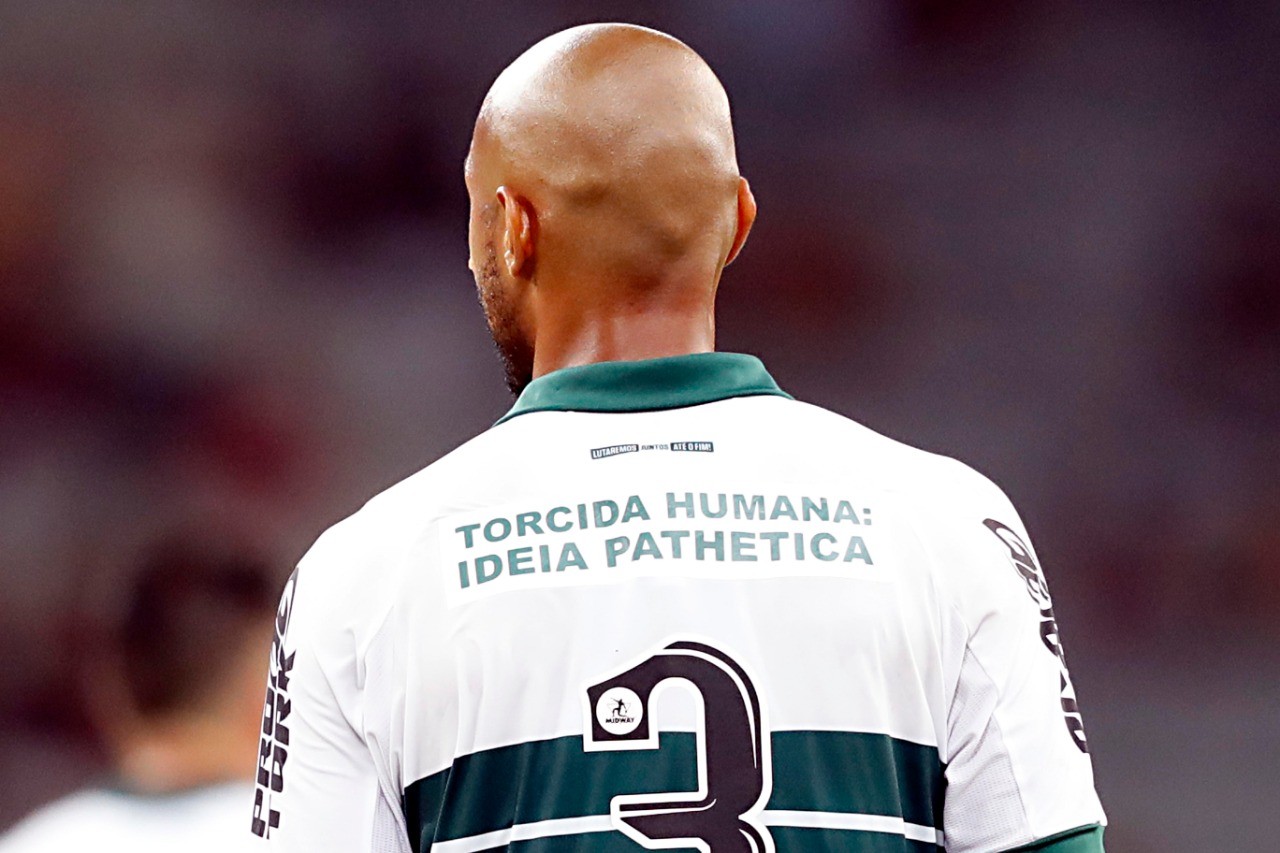 Athletico vence processo contra o Coritiba por camisa com críticas à torcida única: "Ideia pathetica"