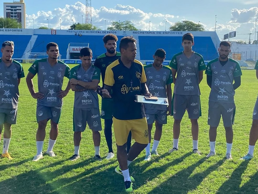 Marcelinho Para�ba como t�cnico do Nacional de Patos em 2025 � Foto: Divulga��o/Nacional de Patos