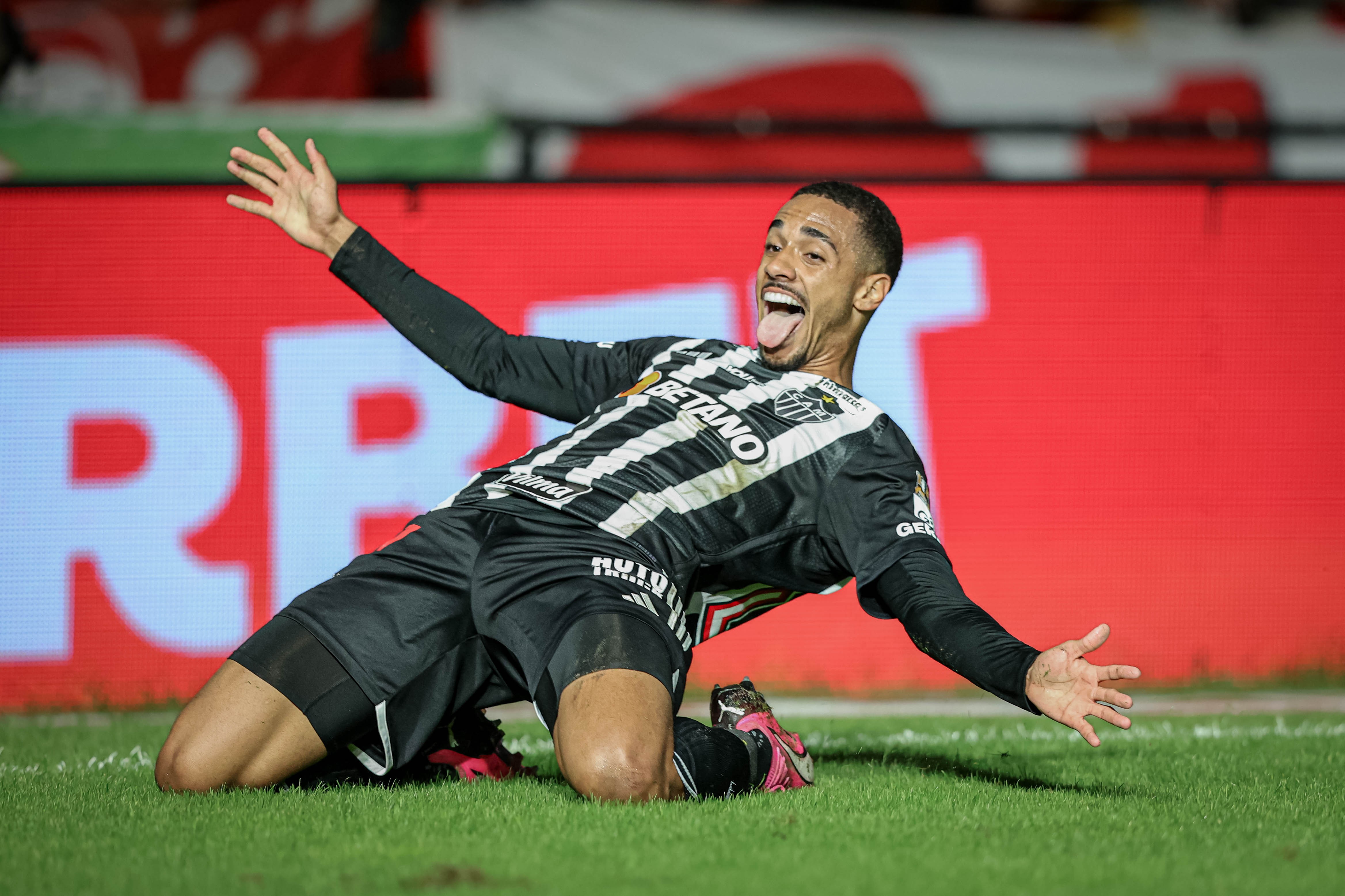 Criciúma anuncia a contratação de zagueiro do Atlético-MG por empréstimo