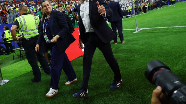 Luis de la Fuente comemora a classificação da Espanha para a final da Copa do Mundo