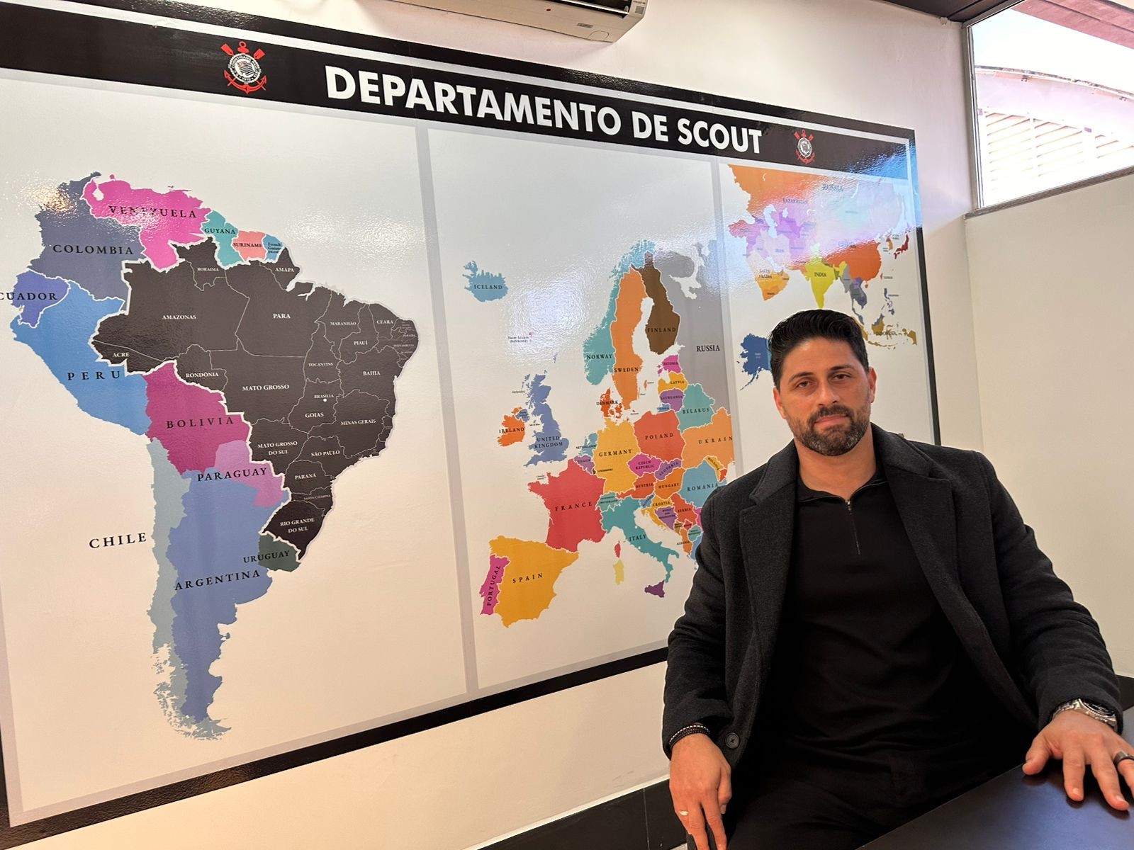 Corinthians Anuncia a Saída de Renan Bloise do Cargo de Gerente de Futebol