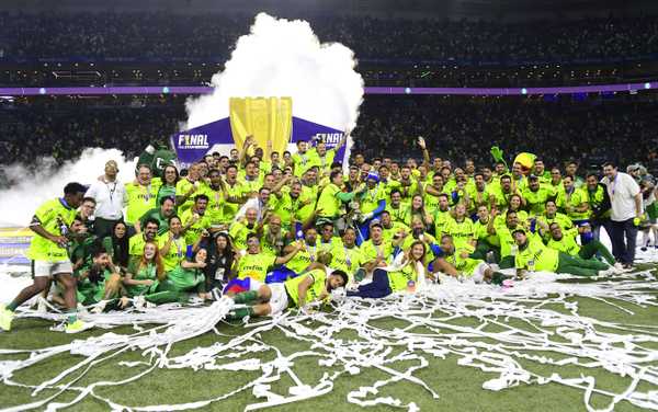 Atacante Dudu Barrado de Participar da Festa de Título do Palmeiras no Gramado