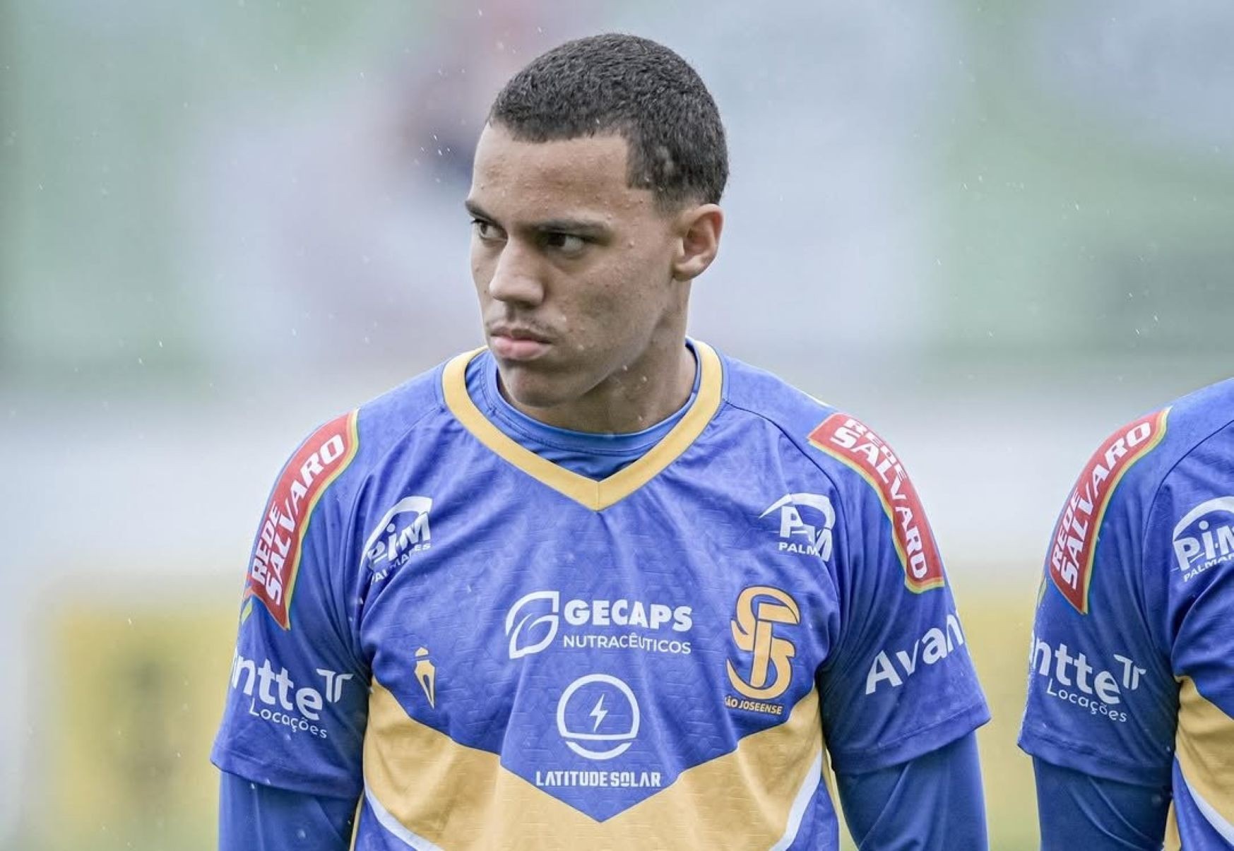 Grêmio contrata promessa de 16 anos de time paranaense; conheça