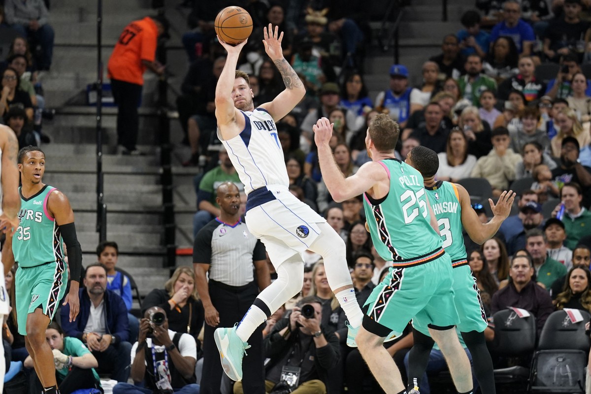 Dia 4 da Copa do Mundo de Basquete: EUA vencem Grécia; Doncic classifica a  Eslovênia