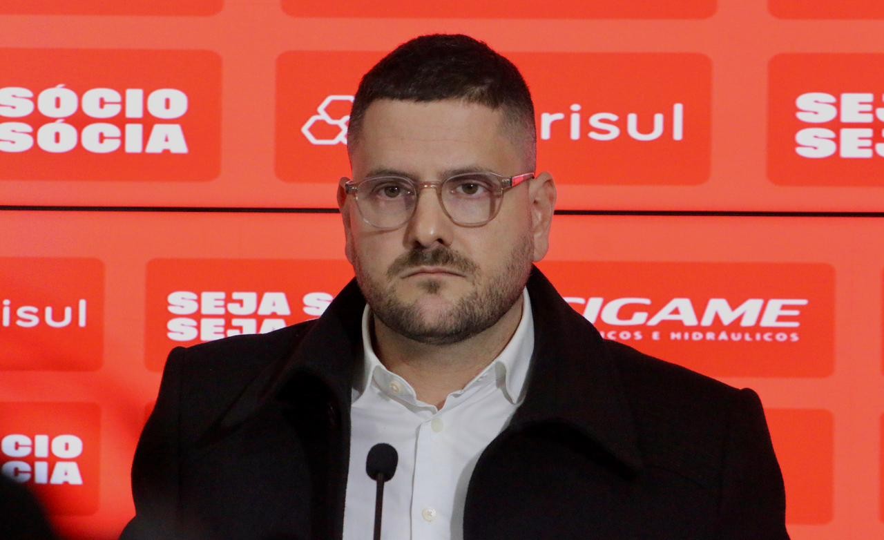 Vice do Inter garante salários em dia e indica busca na próxima janela