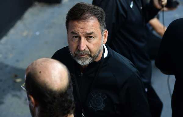 Crescimento da Dívida do Corinthians para R$ 2,1 Bilhões no Primeiro Trimestre de 2024