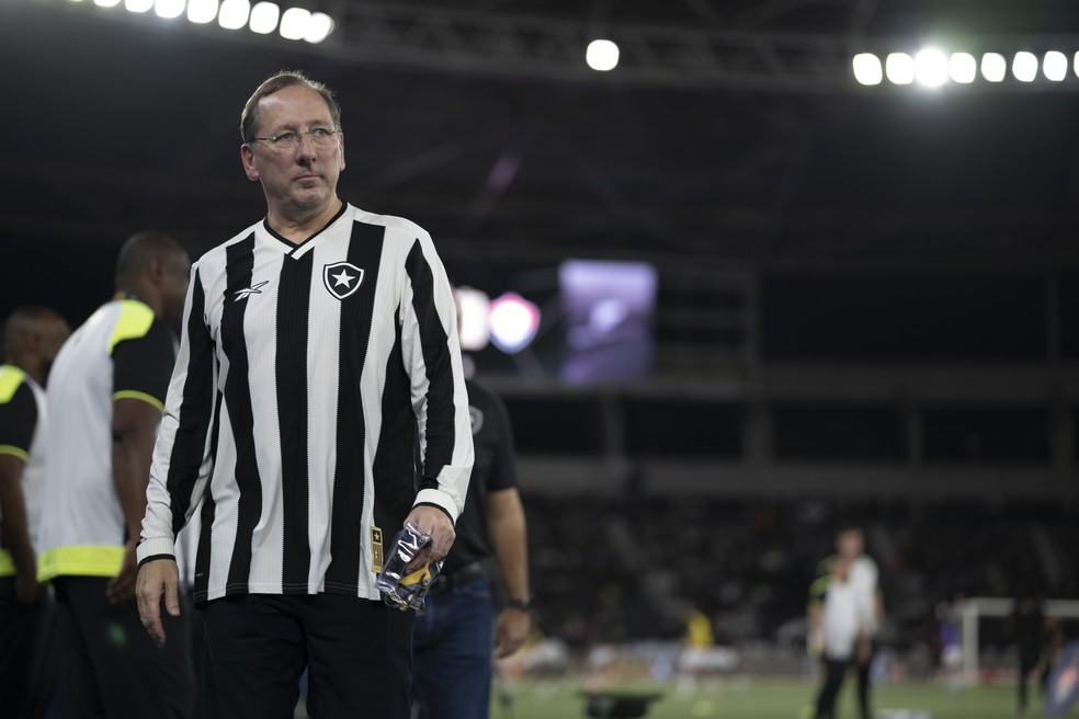 Textor acompanha Botafogo x Vitória no Nilton Santos — Foto: Jorge Rodrigues/AGIF