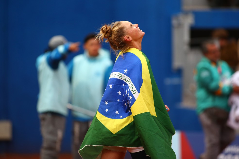 Laura Pigossi conquista o ouro na final do simples feminino em Santiago — Foto: Alex Diaz/Santiago 2023