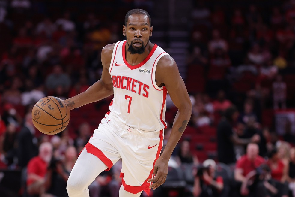Kevin Durant durante jogo da NBA com o Houston Rockets — Foto: Alex Slitz/Getty Images