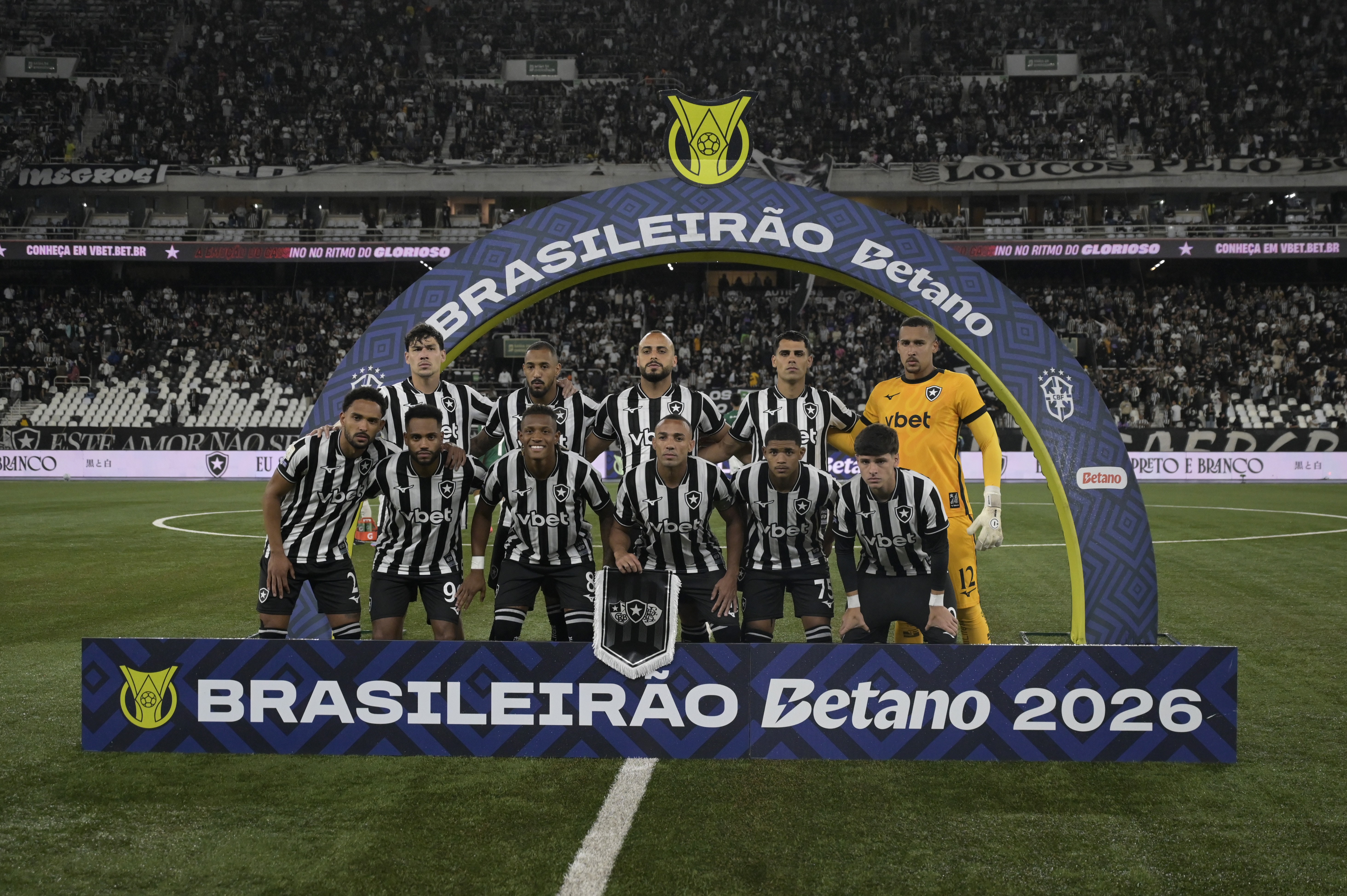 Botafogo empata com Palmeiras e mostra evolução, mas ainda busca vitória