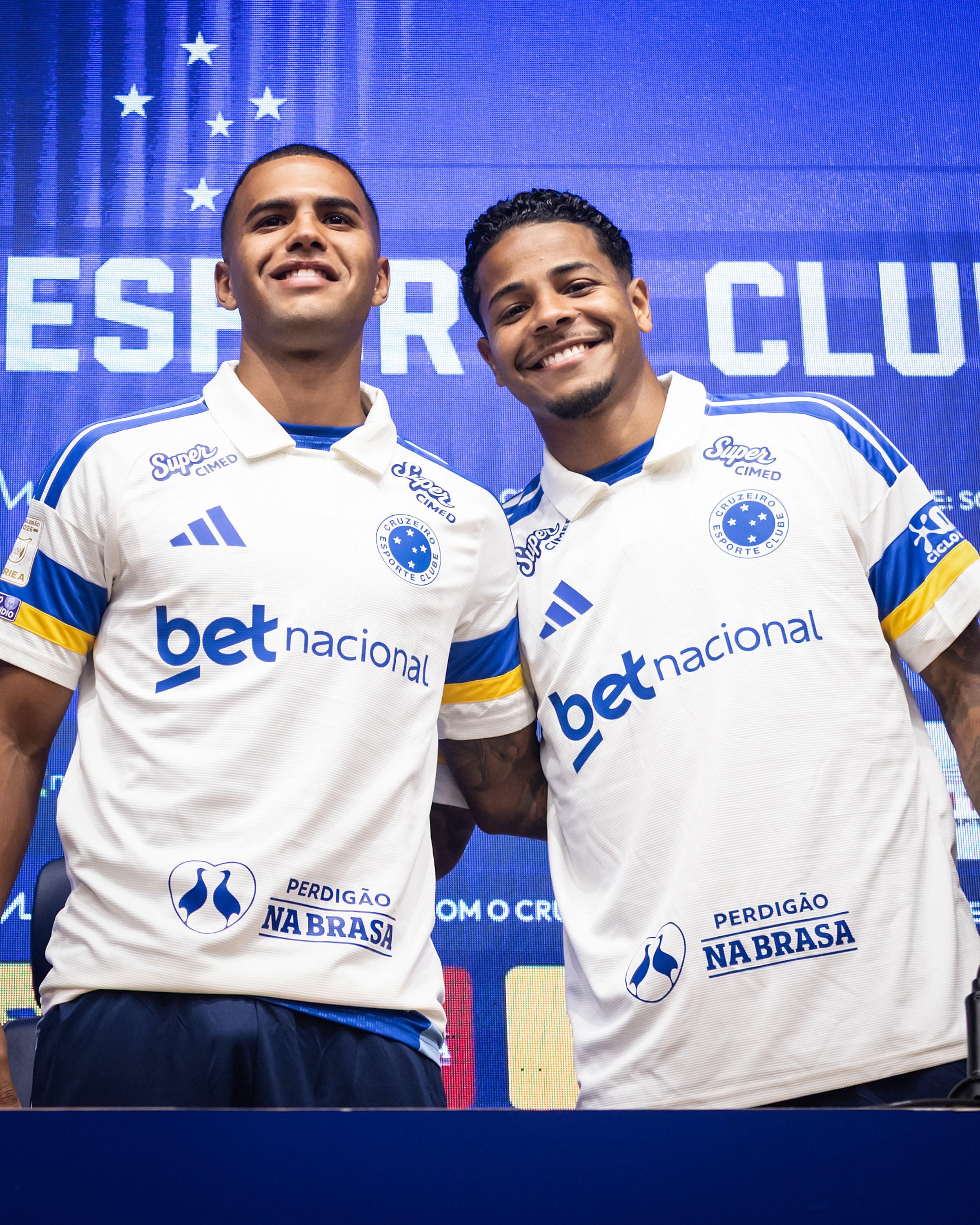 Da Arábia ao banco do Cruzeiro: trio não engrena, e Artur Jorge justifica contratações