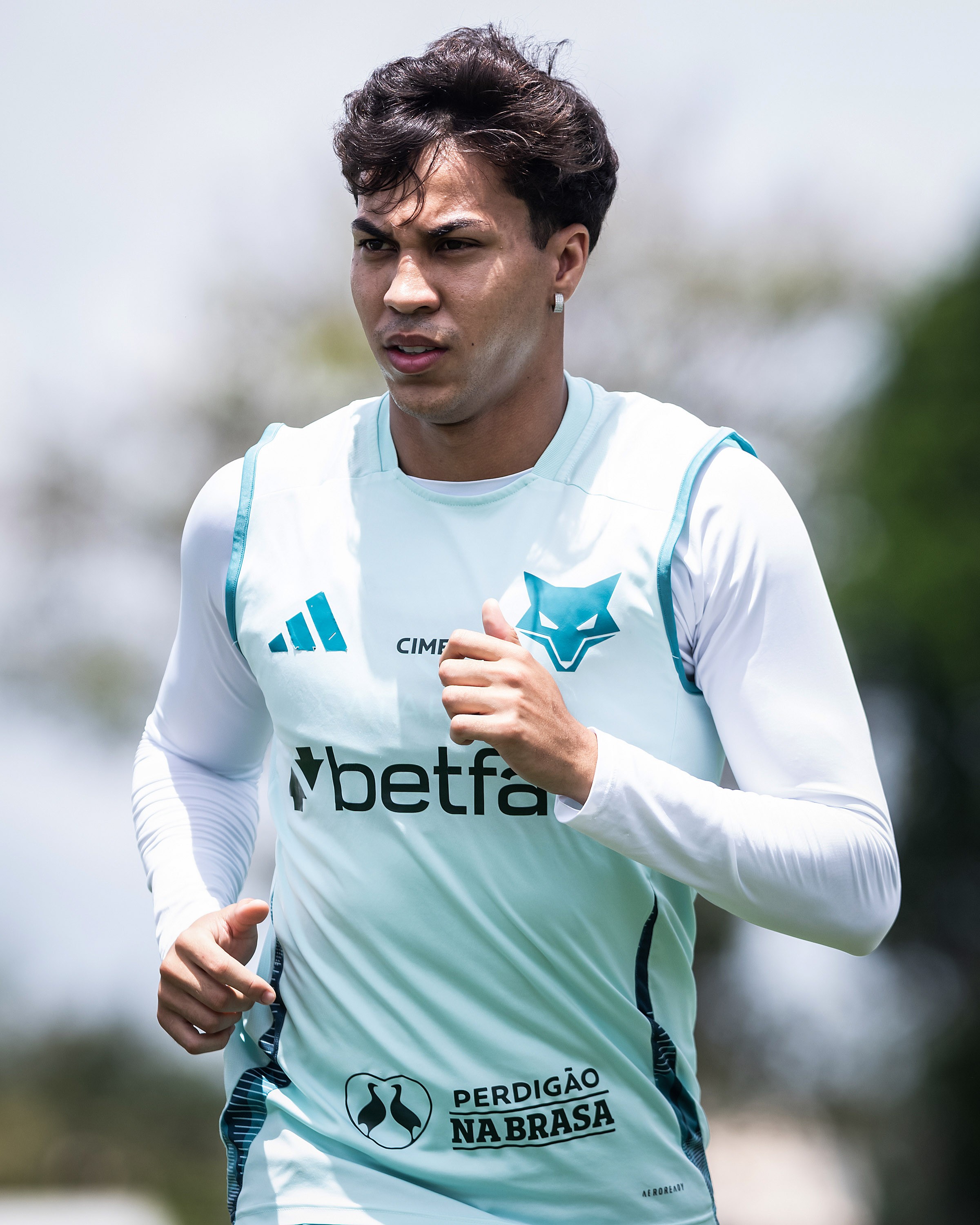 Lesão muscular tira Kaio Jorge de partida entre Ceará e Cruzeiro.