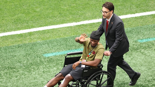Koné é aplaudido antes de Canadá x Catar pela Copa do Mundo