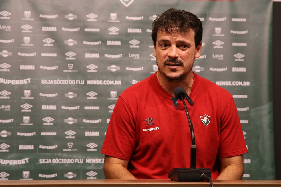 Fernando Diniz em coletiva