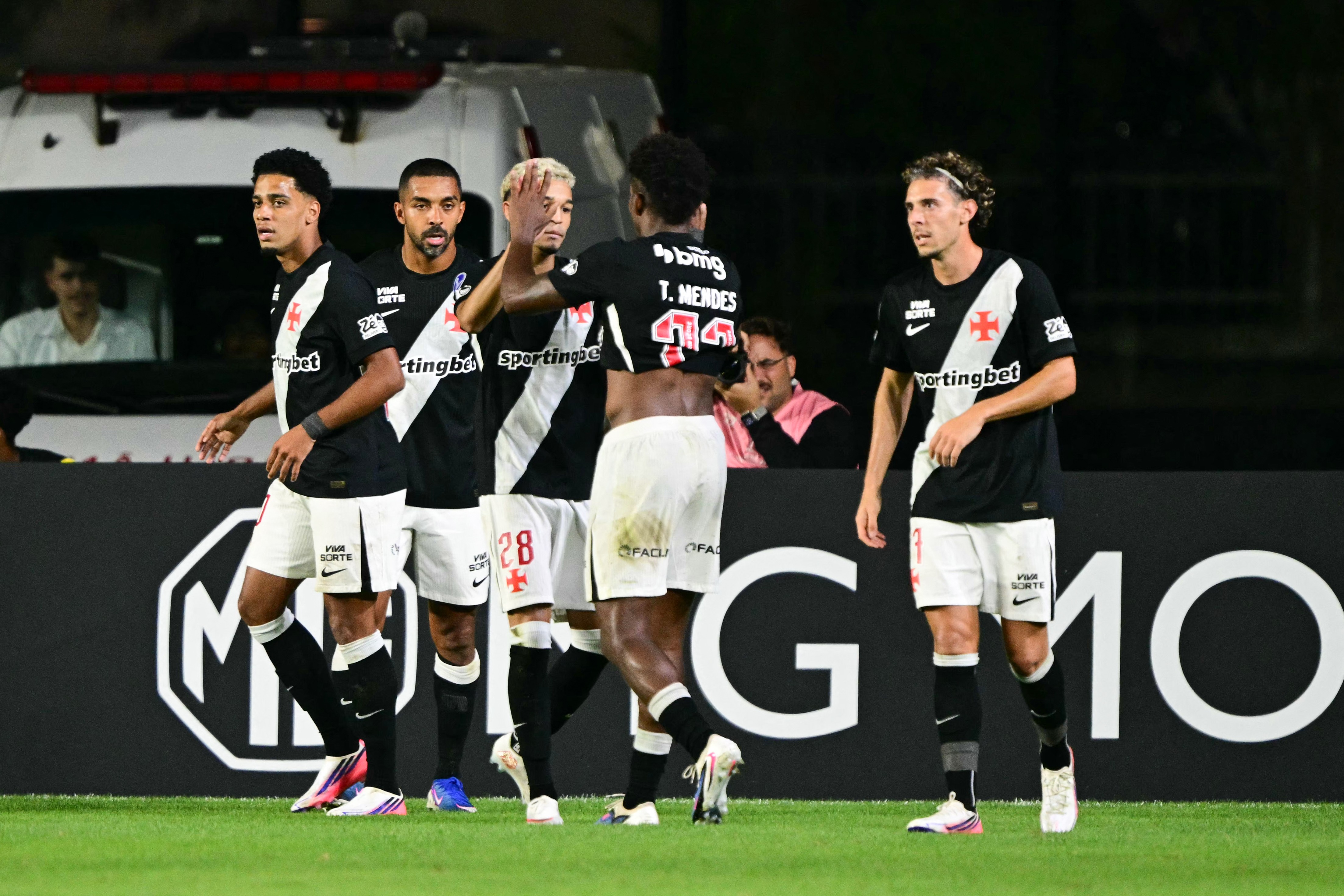 Vasco tenta romper jejum de 15 anos na Copa Sul-Americana contra o Olimpia