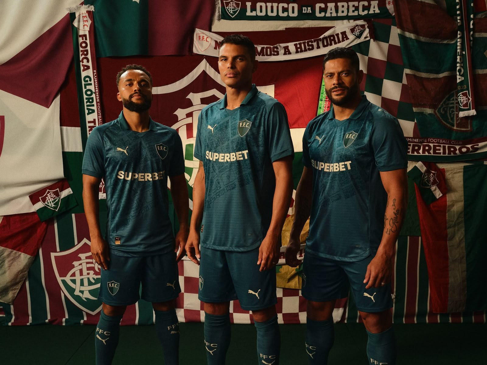 Fluminense apresenta novo uniforme verde escuro para 2026 com Thiago Silva e estreia contra o Bahia
