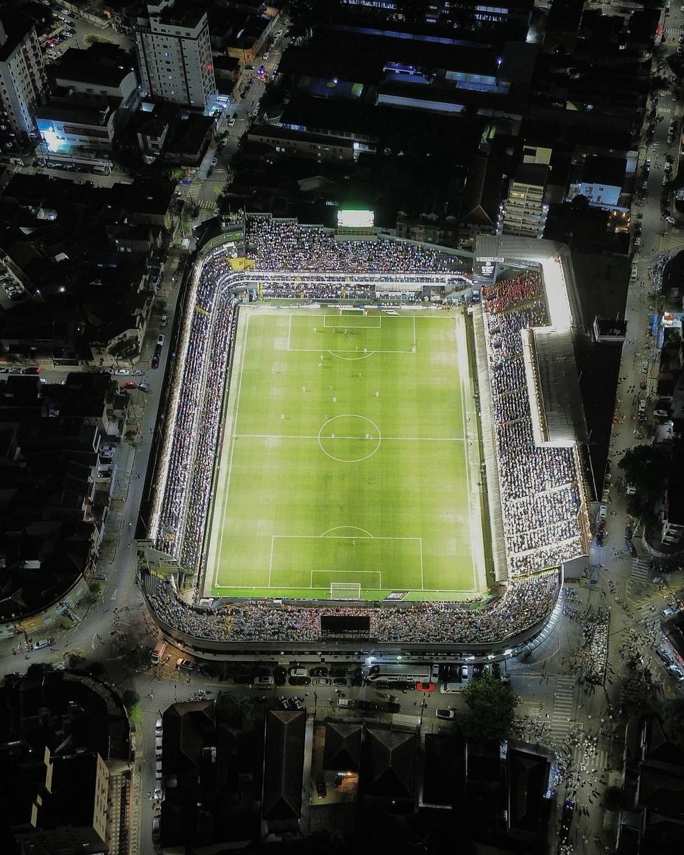 Imagem aérea da Vila Belmiro, casa do Santos — Foto: Reinaldo Campos/ Santos FC