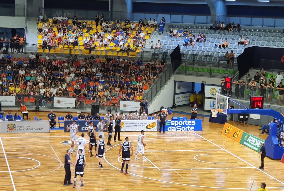 São José x Corinthians no Campeonato Paulista de Basquete — Foto: João Delfino/ ge