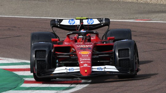 F1 e Ferrari testam cobertura de pneus para corridas com chuva