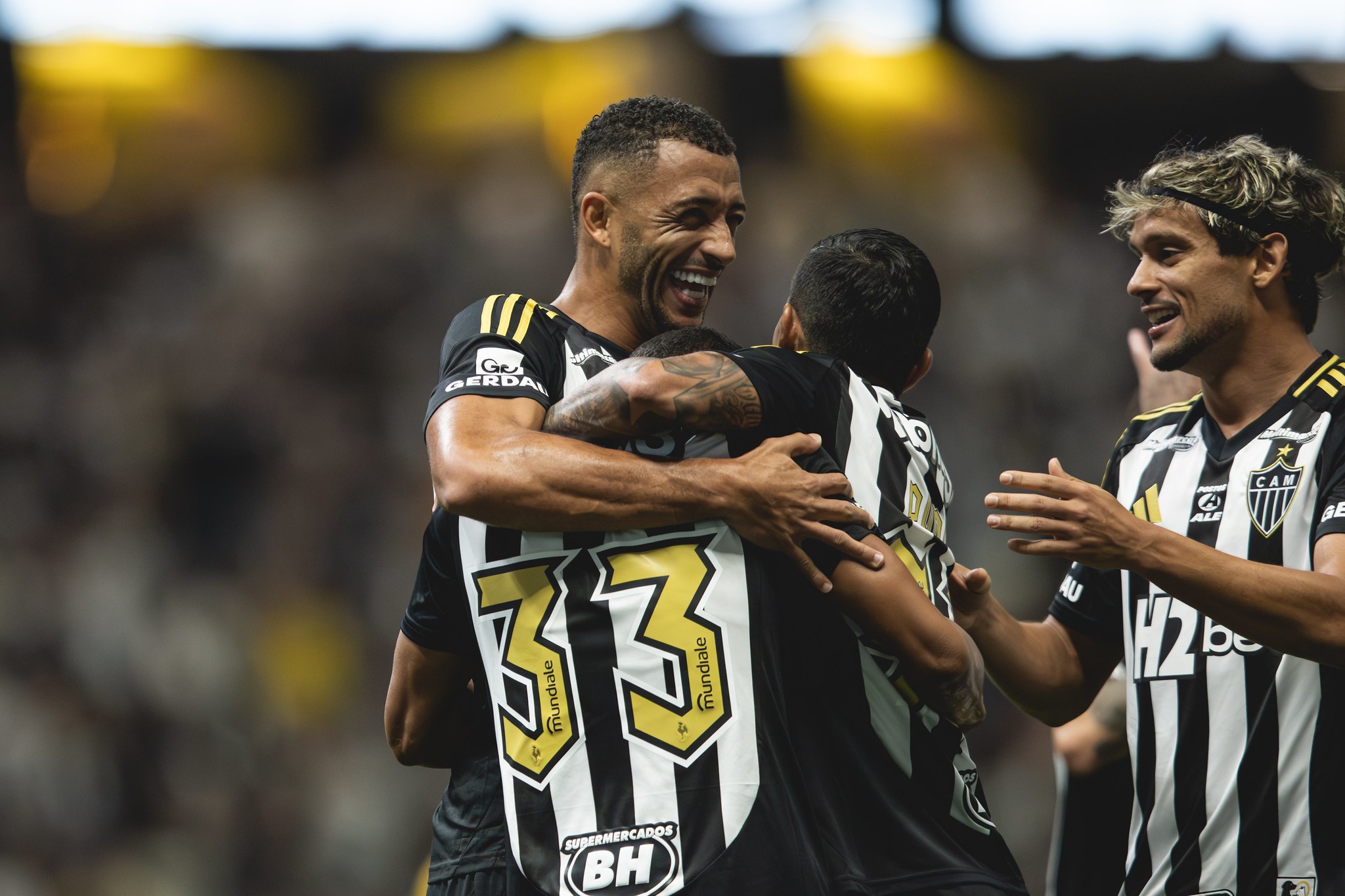 Atuações do Atlético-MG: Vitor Hugo e Saravia comandam vitória