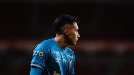 Sport recebe proposta oficial do Platense, da Argentina, pelo meia Rodrigo Atencio