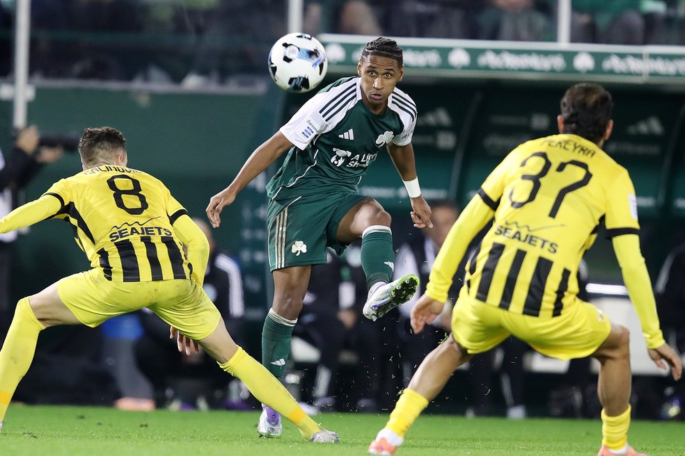 Tetê em ação pelo Panathinaikos — Foto: Divulgação/Panathinaikos