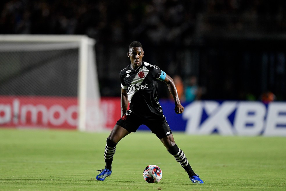 L�o, zagueiro do Vasco � Foto: Thiago Ribeiro/AGIF