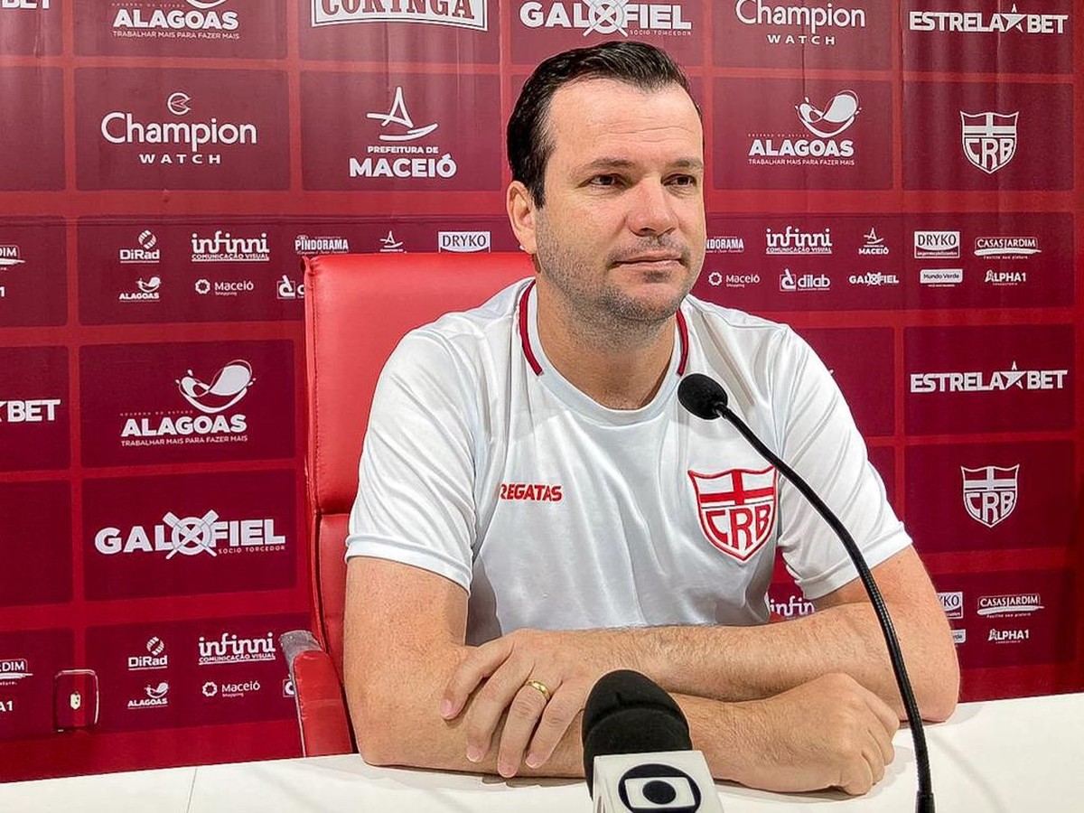Técnico do CRB, Daniel Paulista recusou recentemente proposta do Sport e renovou até 2023 | crb | ge