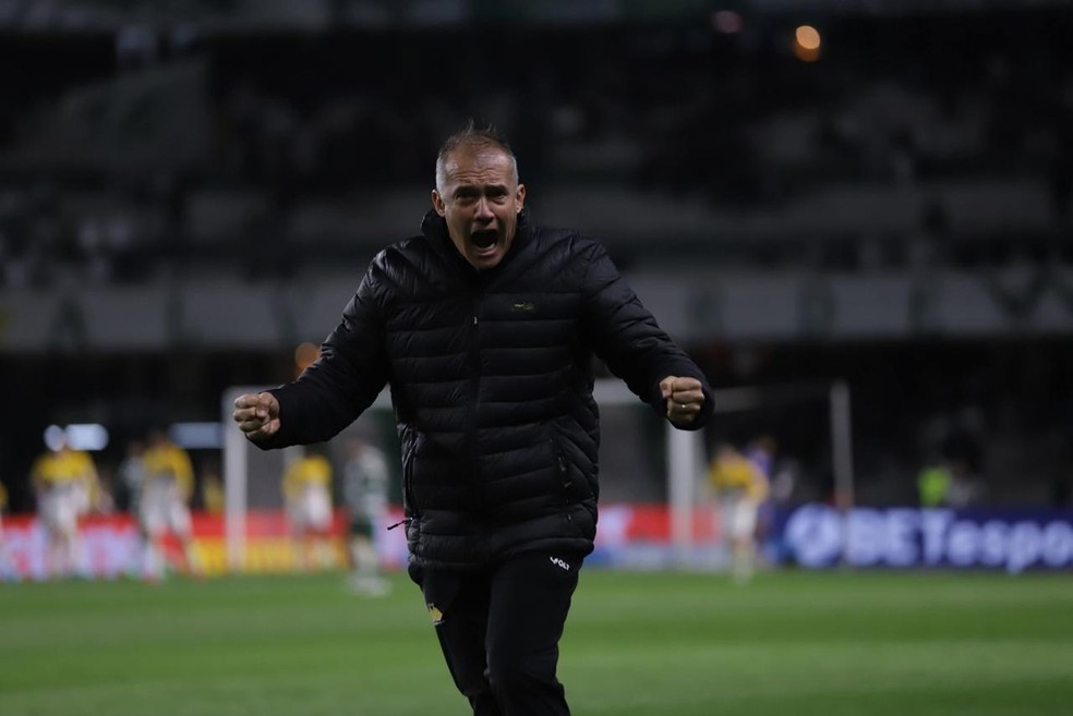Eduardo Baptista, técnico do Criciúma