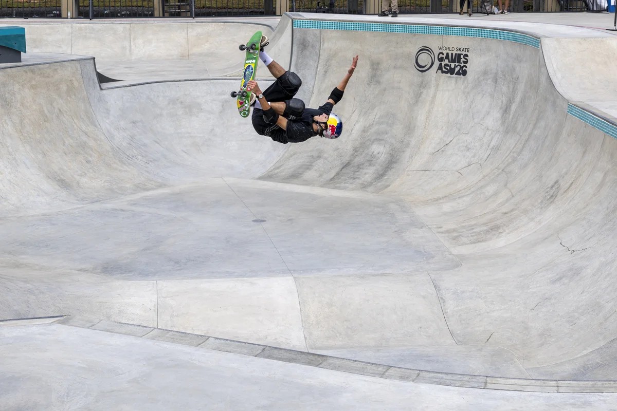 Augusto Akio, Kalani Konig e Gui Khury avançam à final do Mundial de Skate Park após chuva