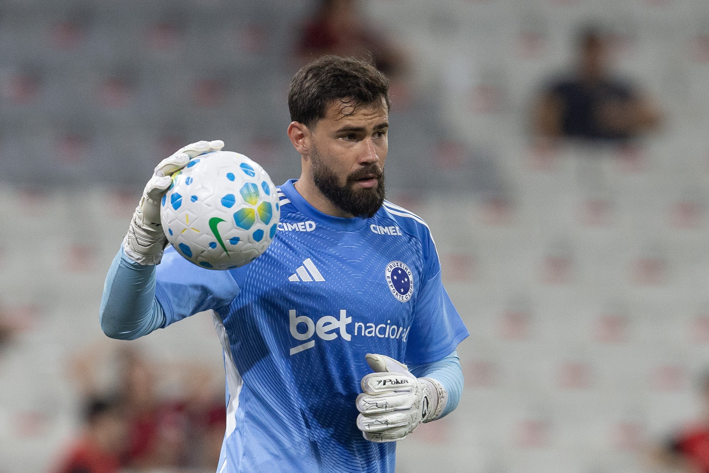 Matheus Cunha solicita mudança de postura no Cruzeiro e compartilha detalhes de sua recuperação após lesão