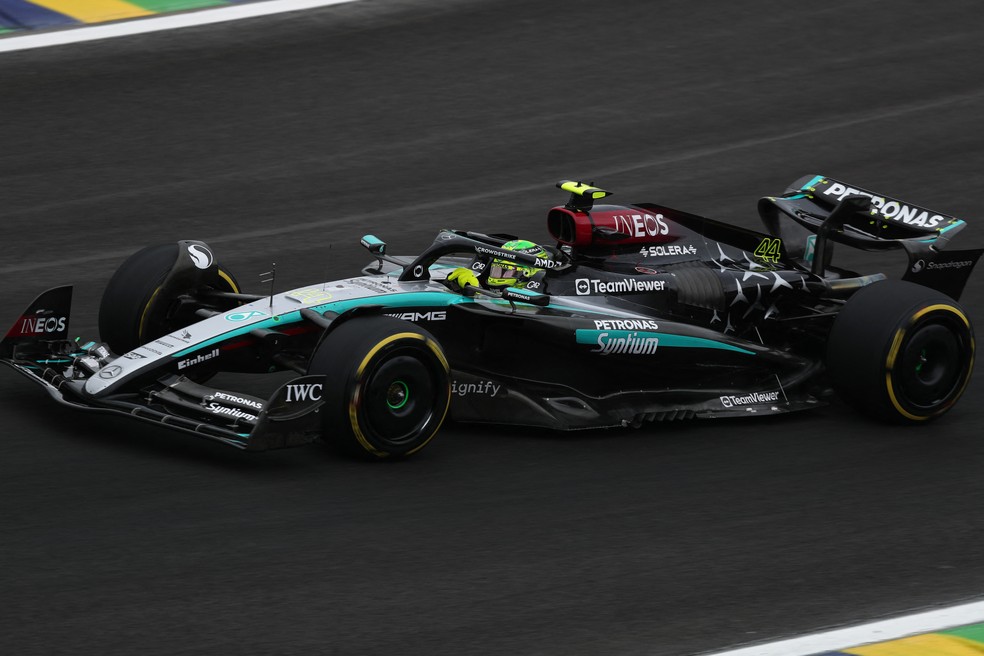 Lewis Hamilton não consegue avançar ao SQ3 em São Paulo — Foto: Reuters