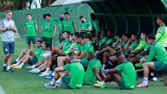 Escalação do Goiás: ataque mantido e dúvida na defesa para o clássico contra o Vila